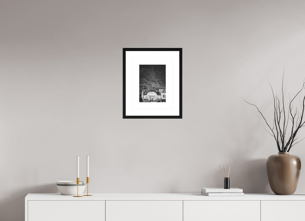 20 x 28 cm, Black thin frame PP5 BW Ilford Small house