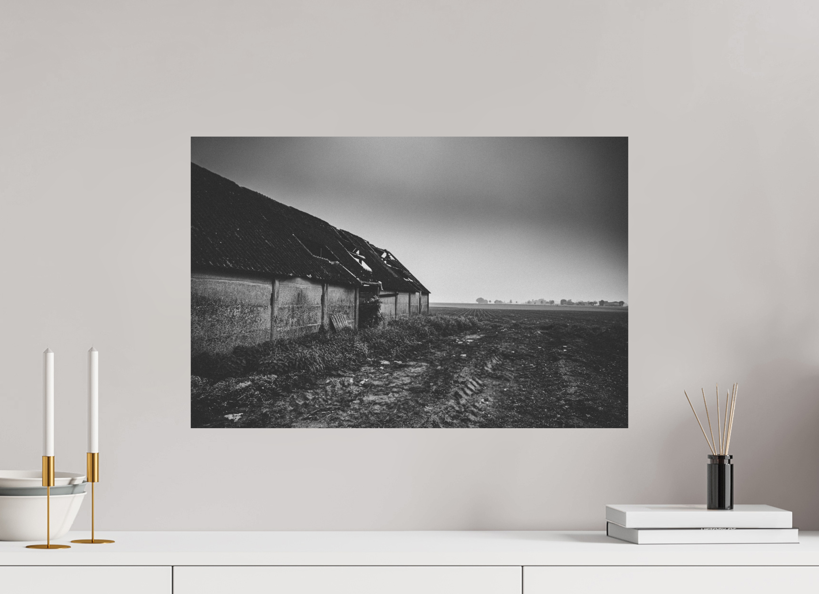 60 x 40 cm, Dibond Alu BW Mat Barn in the middle of nowhere