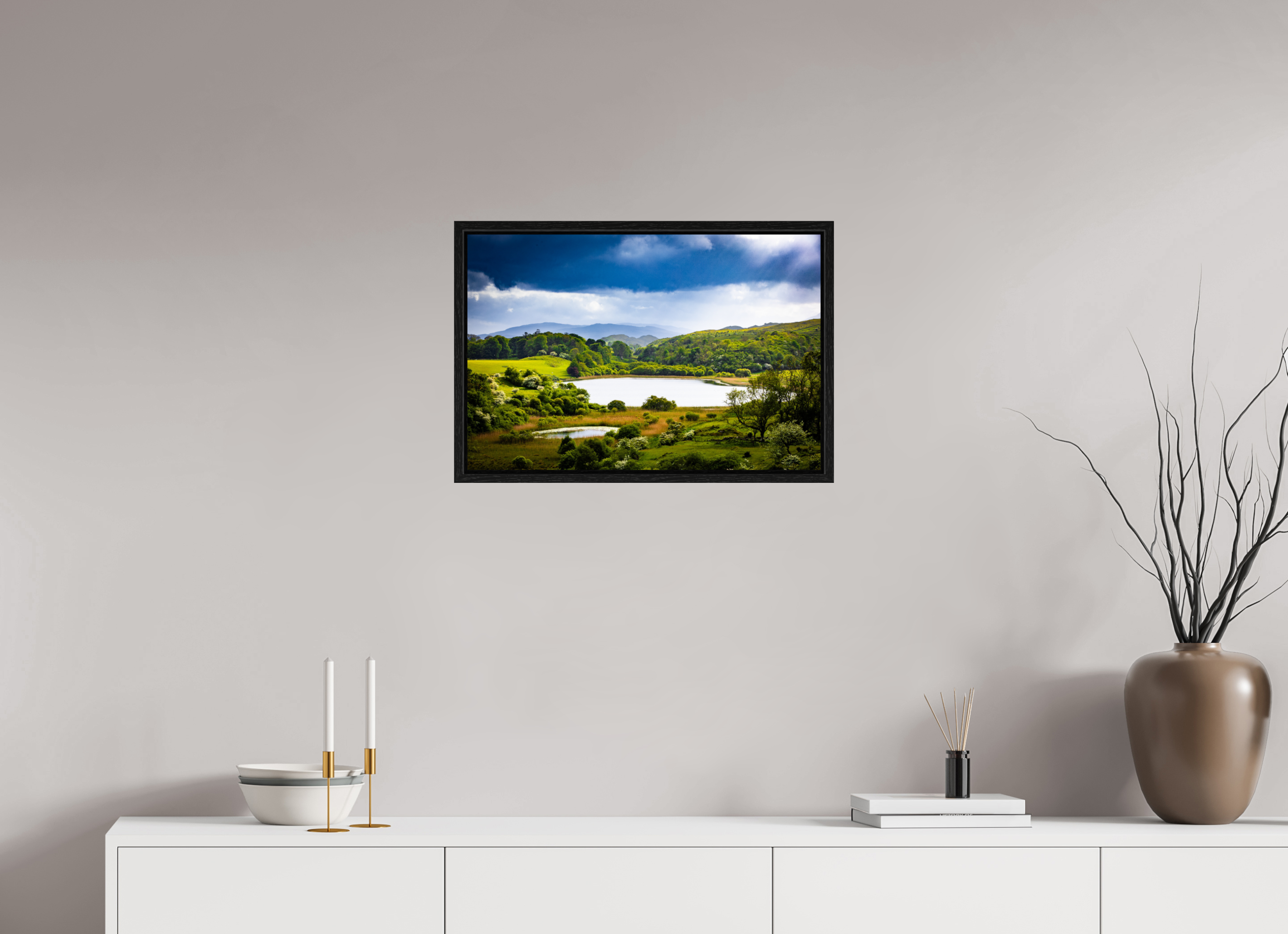 60 x 40 cm, Floater Frame Light on a Loch